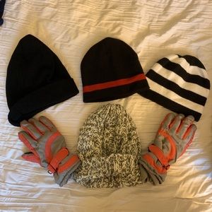Beanies and snow gloves bundle!